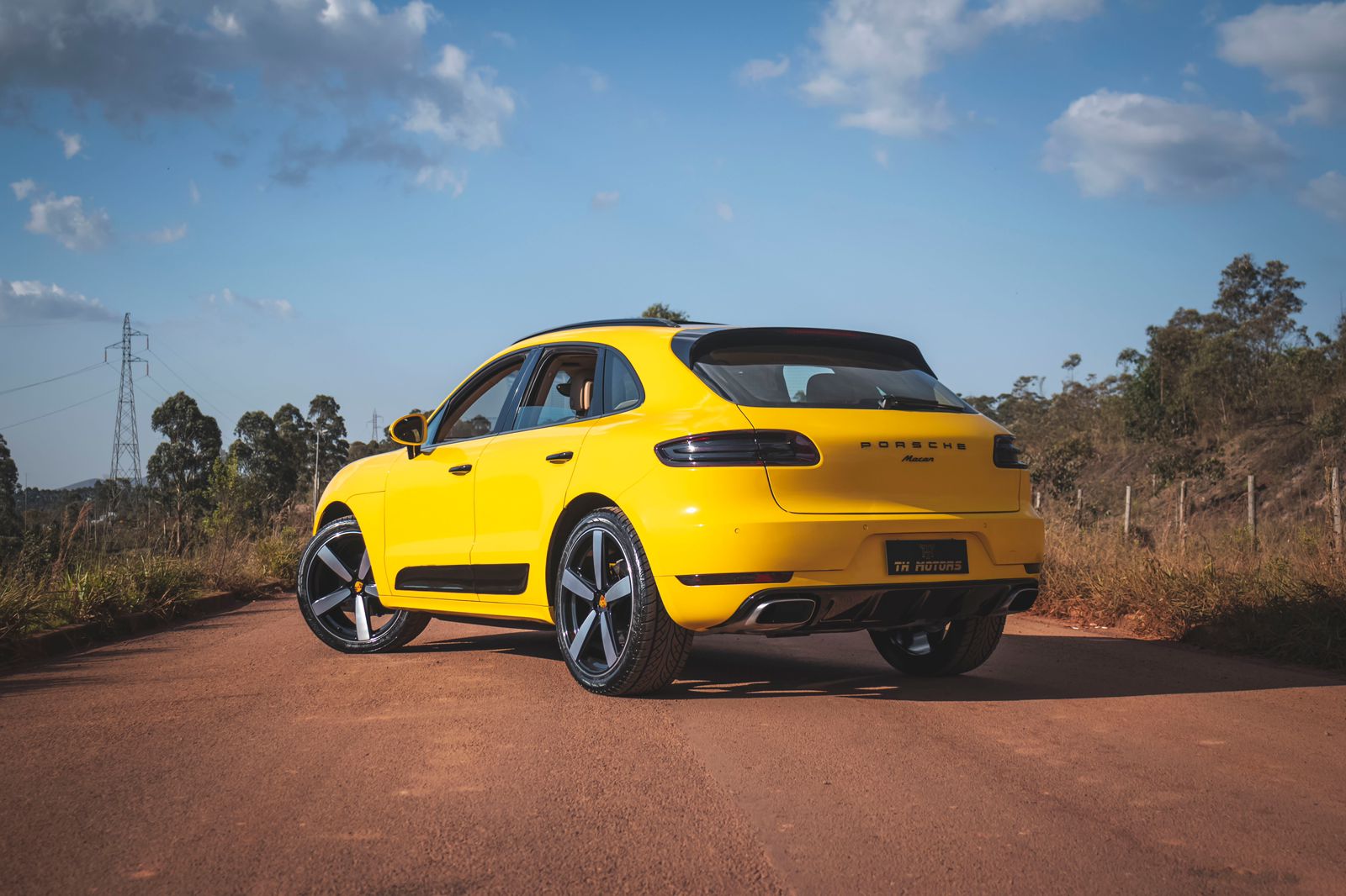 EDIÇÃO 01 - 1 PORSCHE MACAN 2015