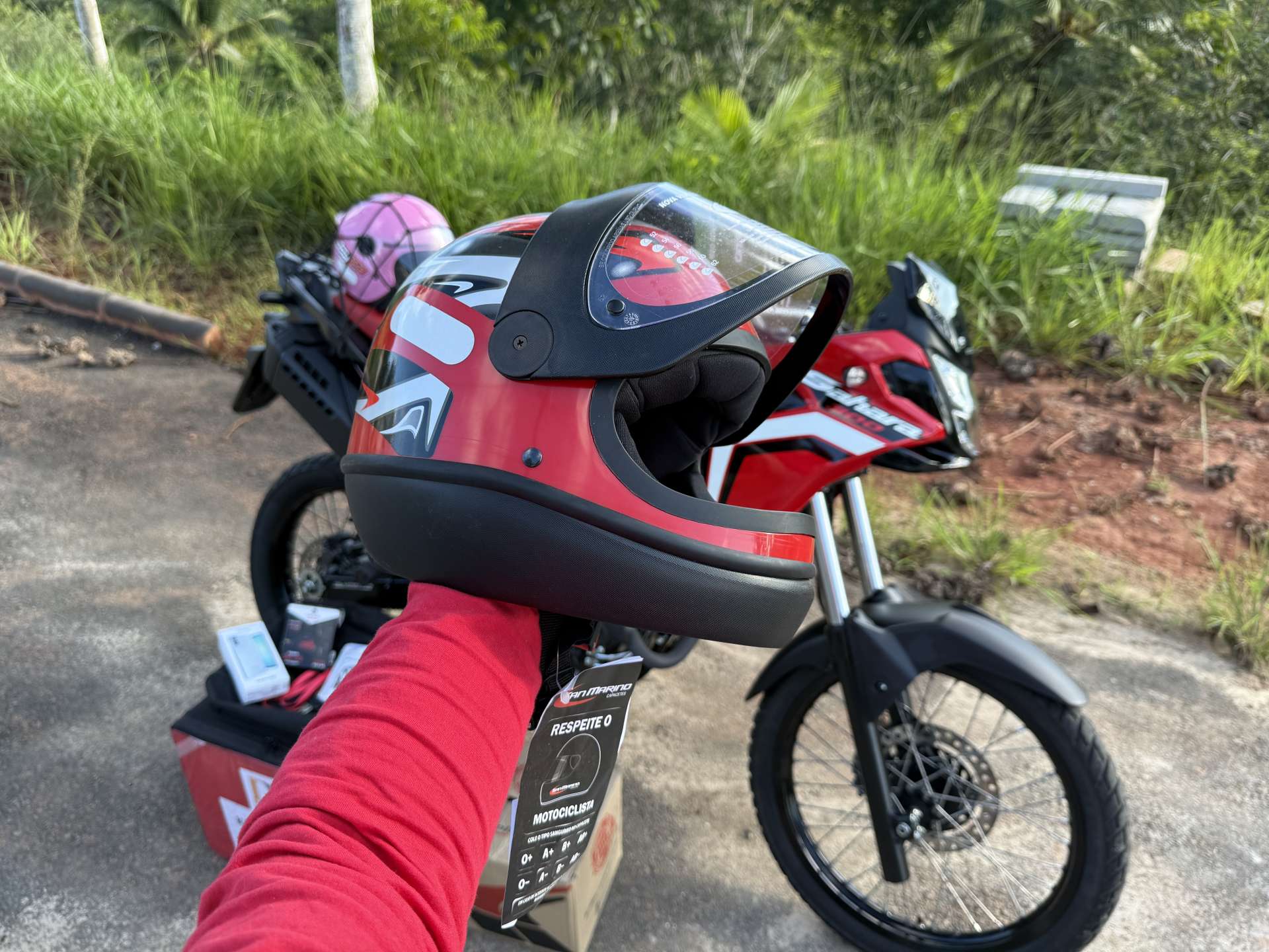 KIT UBER MOTO ou 30 MIL - SAHARA, CNH, CELULAR, 2 CAPACETES, CAPA DE CHUVA, BAG, SUPORTE P/ CELULAR
