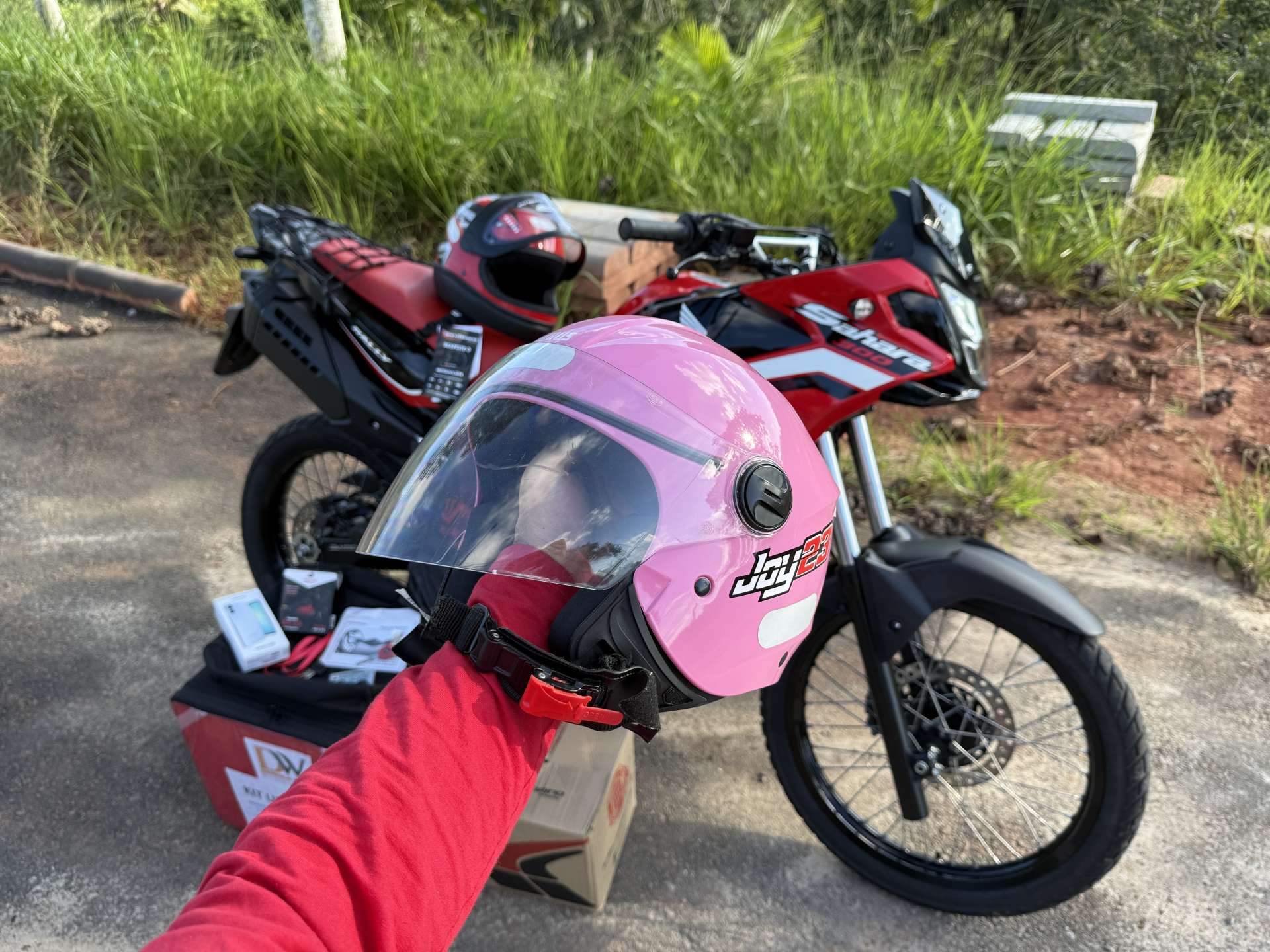 KIT UBER MOTO ou 30 MIL - SAHARA, CNH, CELULAR, 2 CAPACETES, CAPA DE CHUVA, BAG, SUPORTE P/ CELULAR