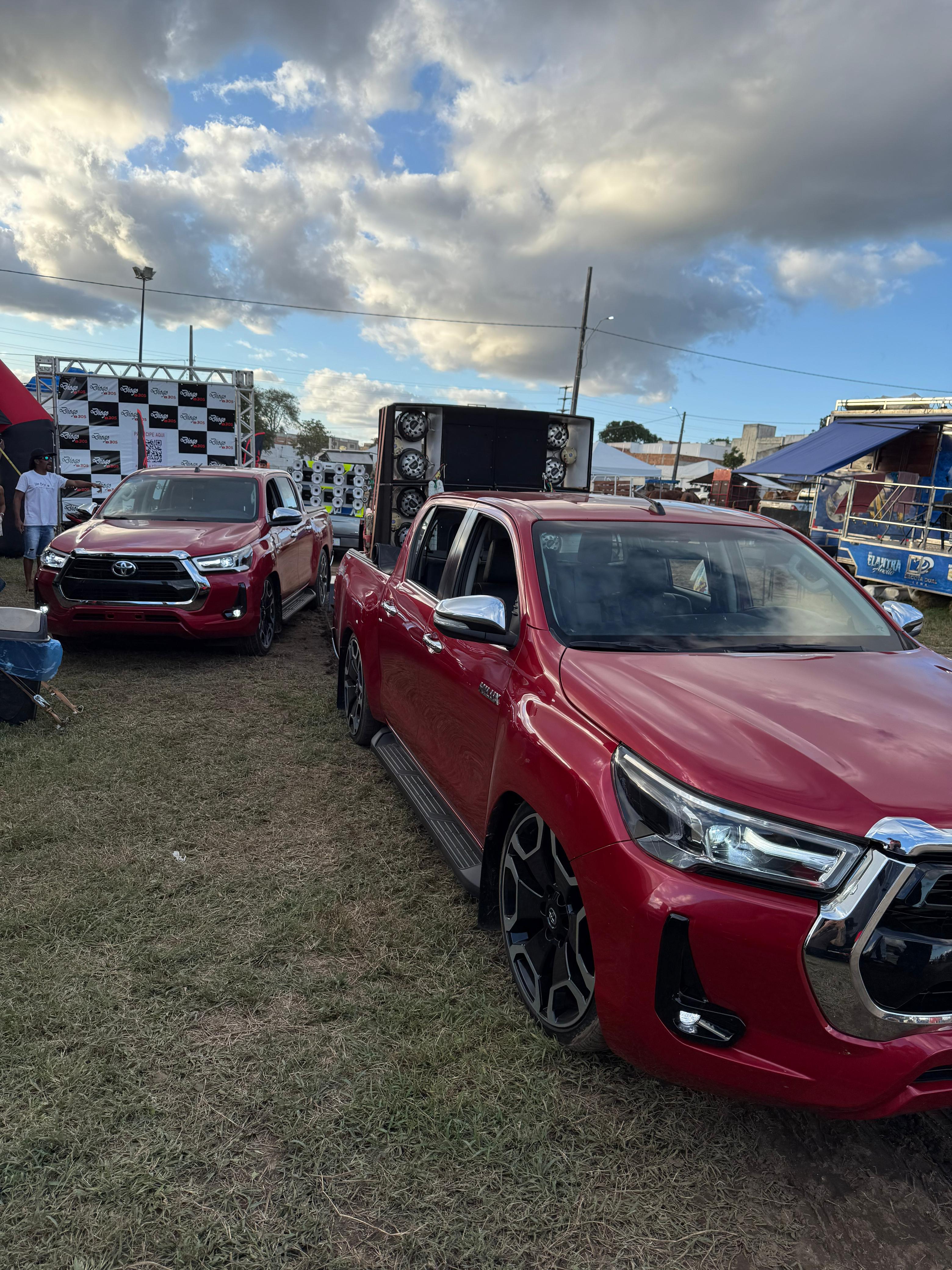 COMBO 2 HILUX + SOM LTP-PRC-2025/01168