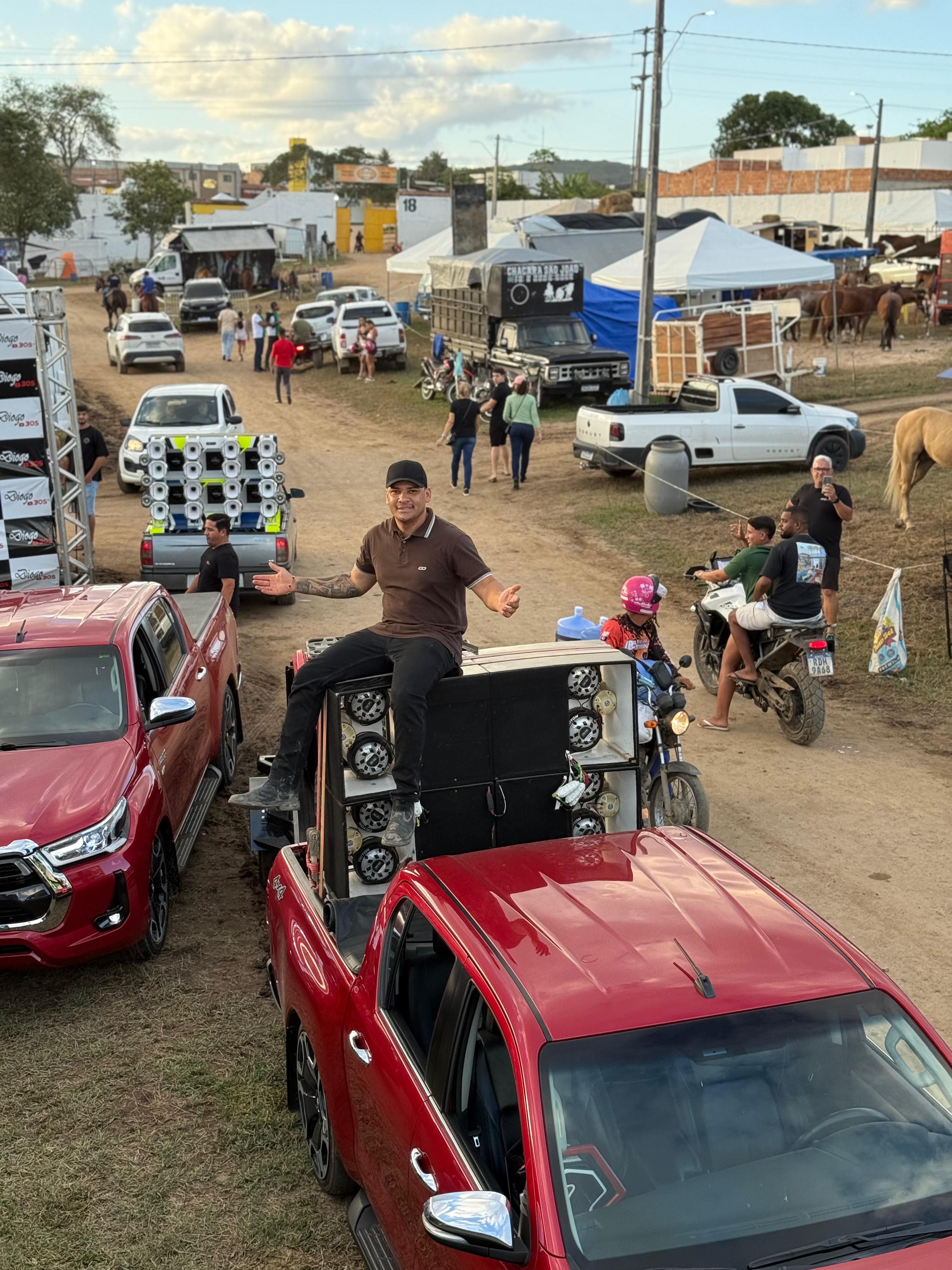 COMBO 2 HILUX + SOM LTP-PRC-2025/01168