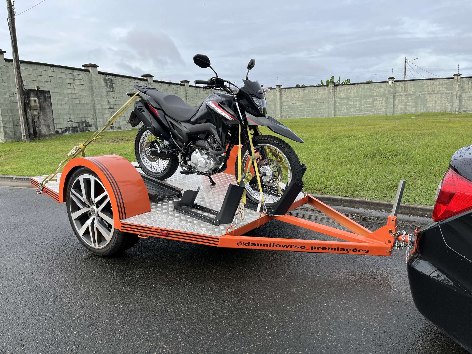 HONDA CIVIC com som, suspensão a ar e rodas aro 20 + BROS 2025 de brinde (leia a descrição para saber as condições para ganhar a moto)