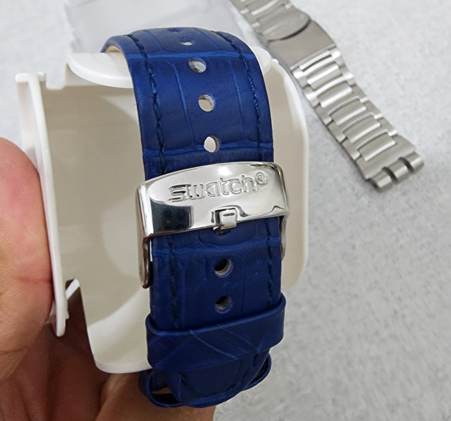 SWATCH YOS449