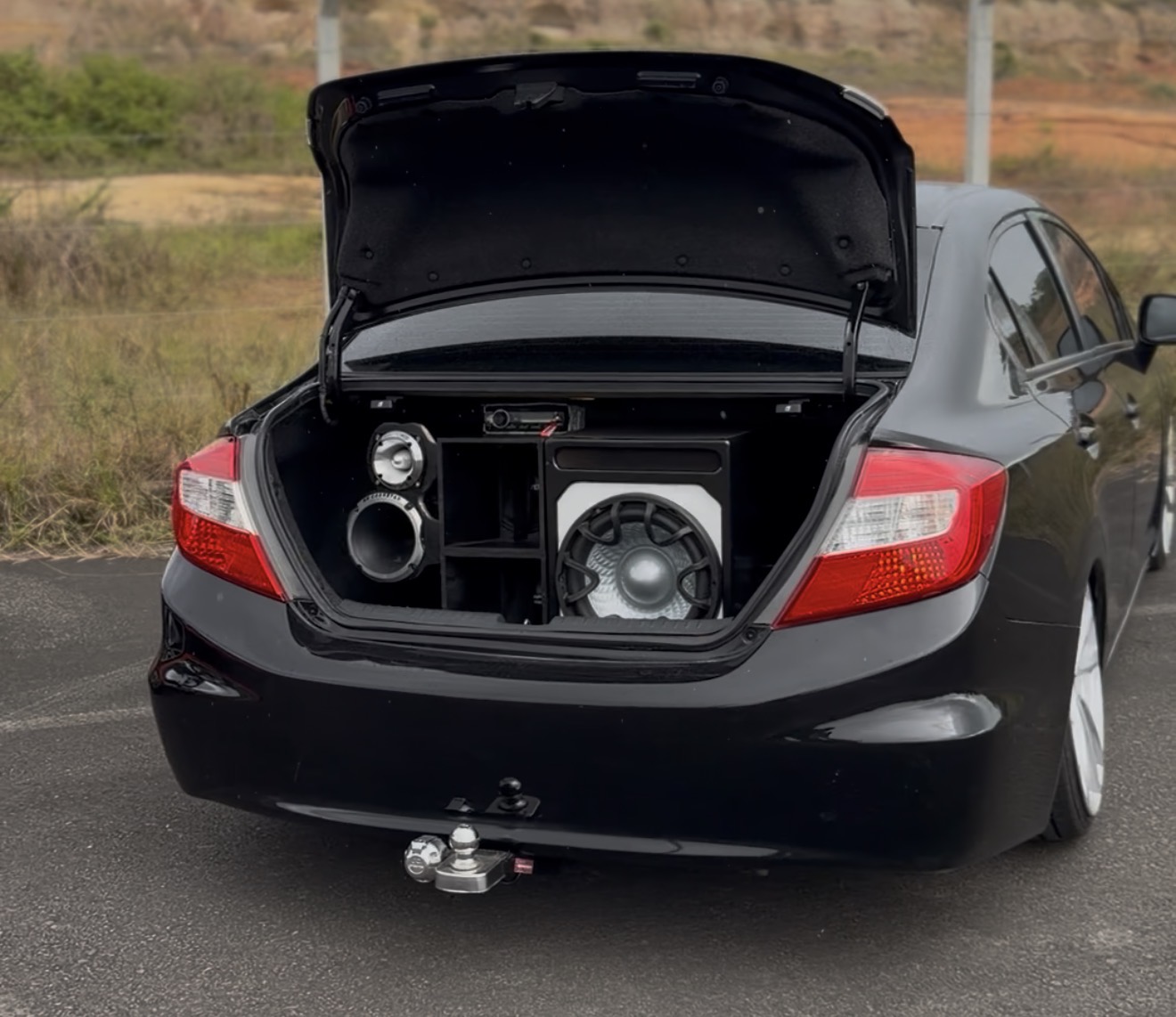 HONDA CIVIC com som, suspensão a ar e rodas aro 20 + BROS 2025 de brinde (leia a descrição para saber as condições para ganhar a moto)