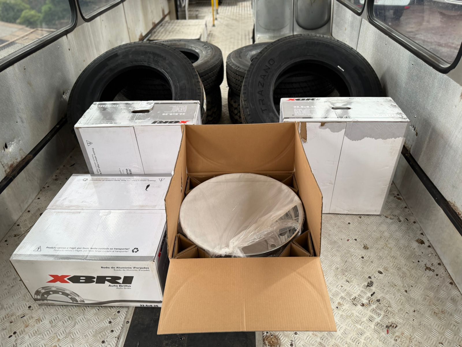 KIT RODAS 4 RODAS + 6 PNEUS