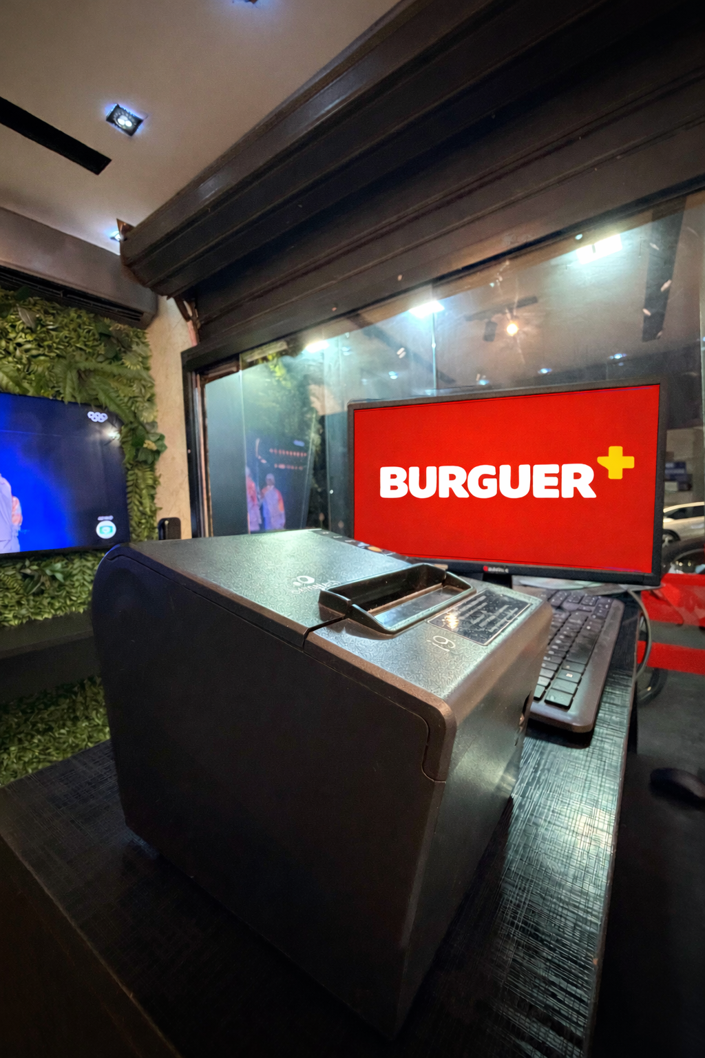 HAMBURGUERIA COMPLETA + 2 MOTO FAN 160c