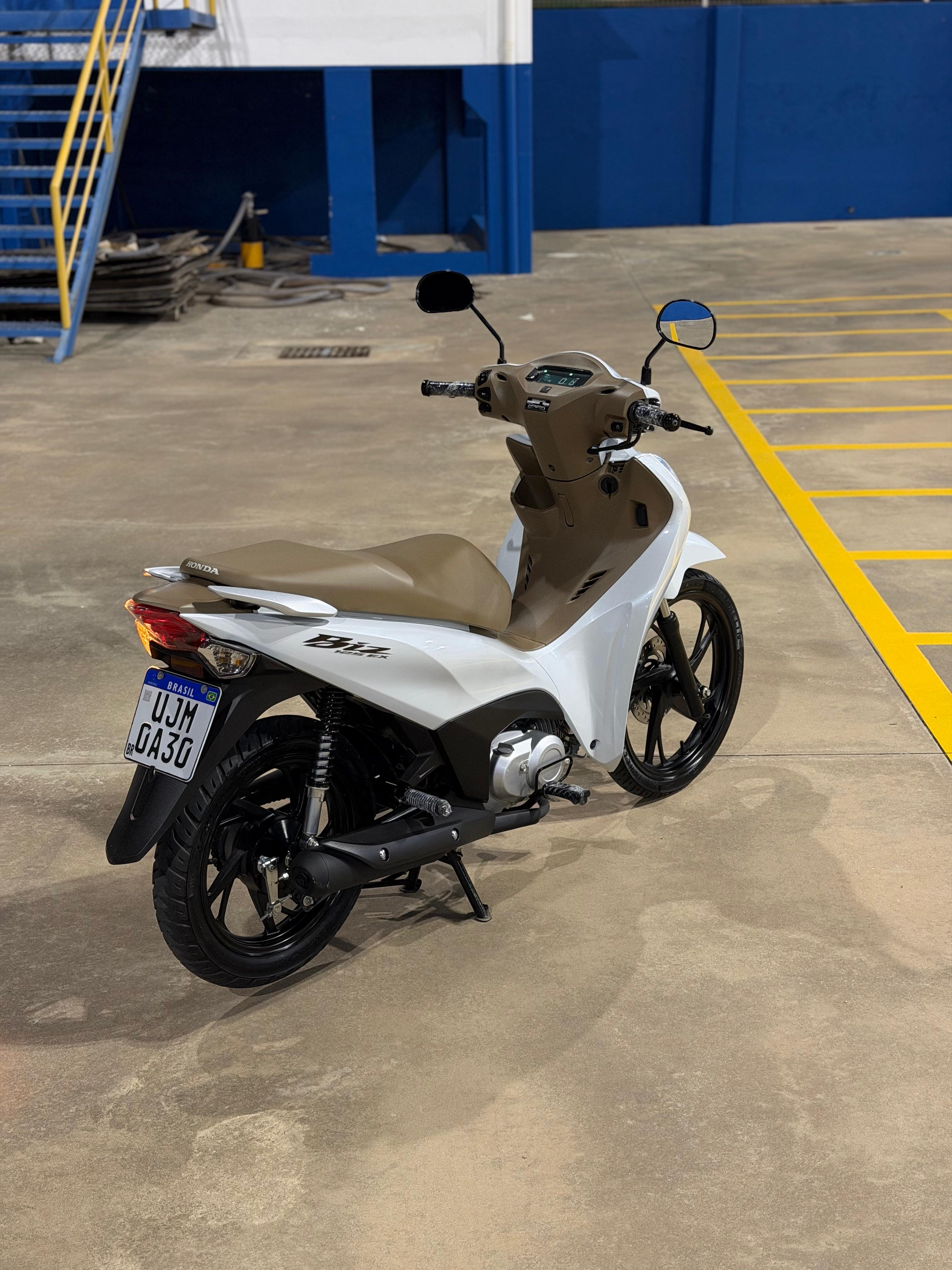 Biz 125 branca de neve 