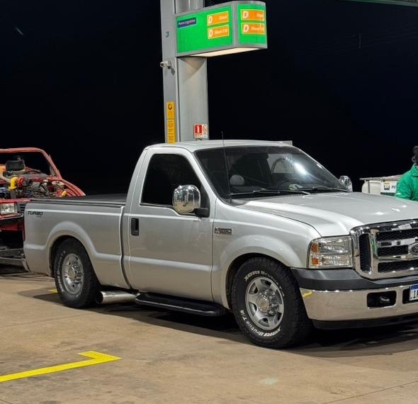 F250 XLT 2001 ou 100k no Pix