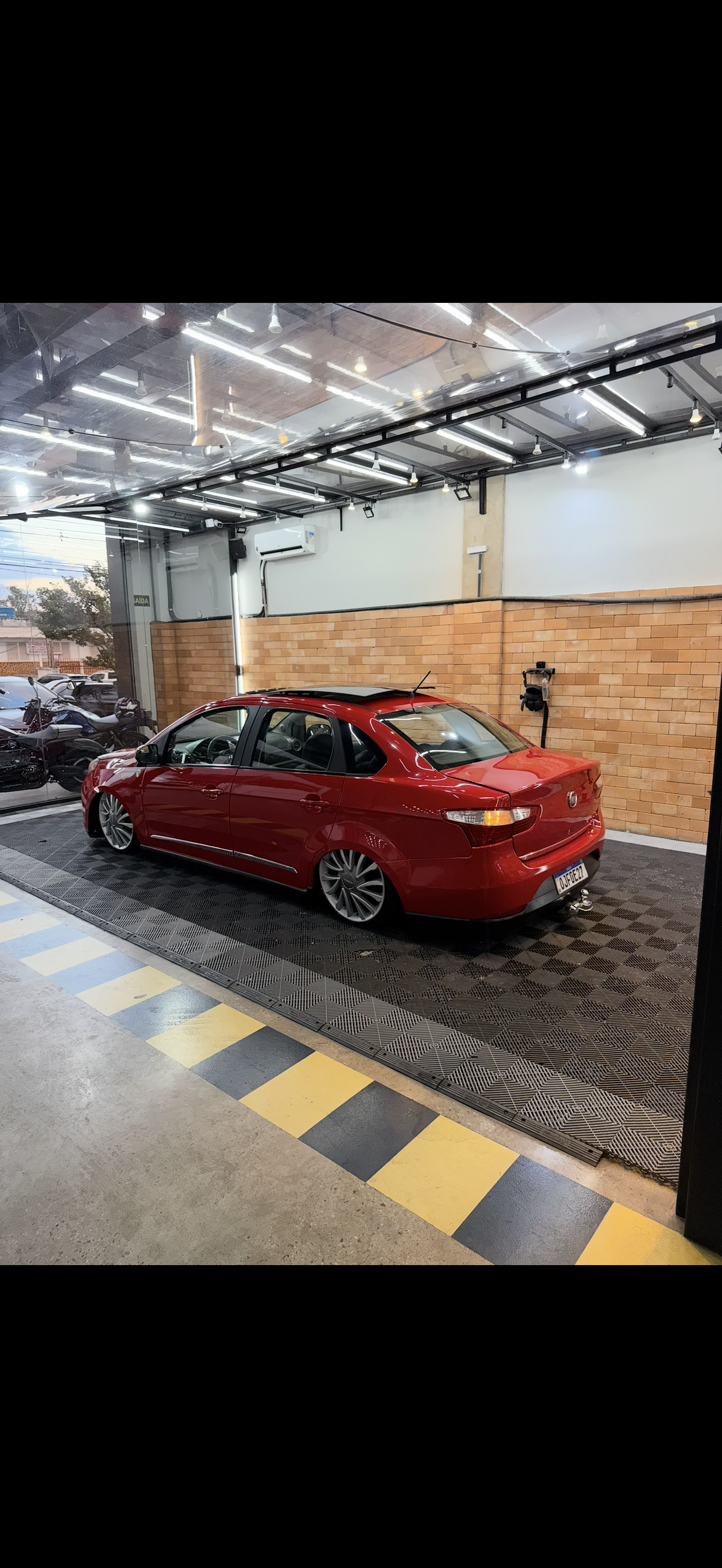 Grand Siena Suspensão ar ! 