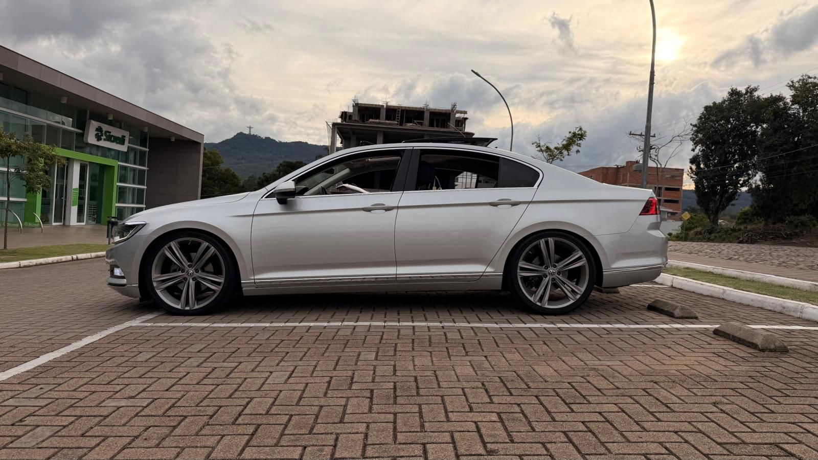 PASSAT B8 PRATA 2019 ou 1OOK