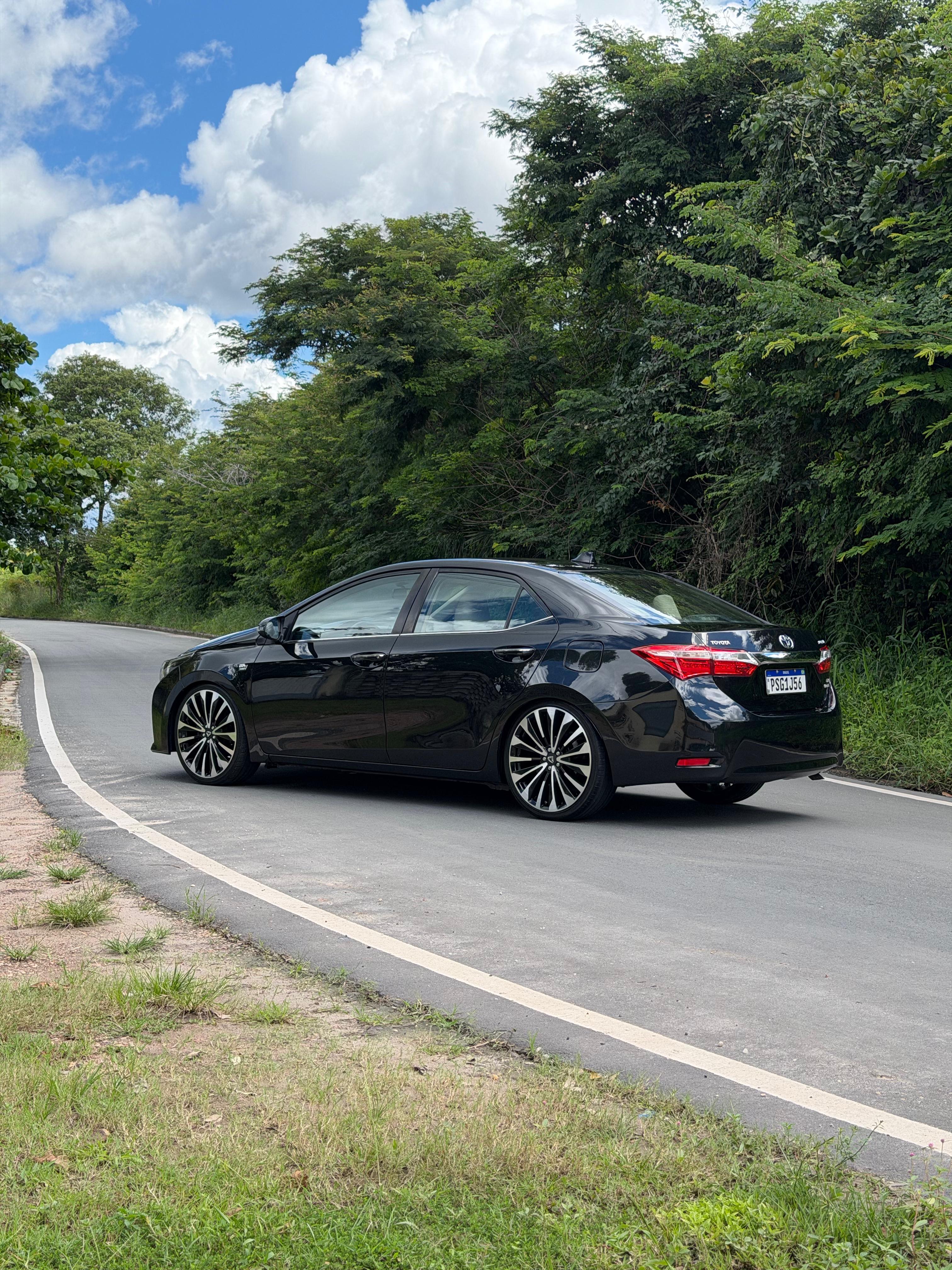 Corolla Altis nas 20