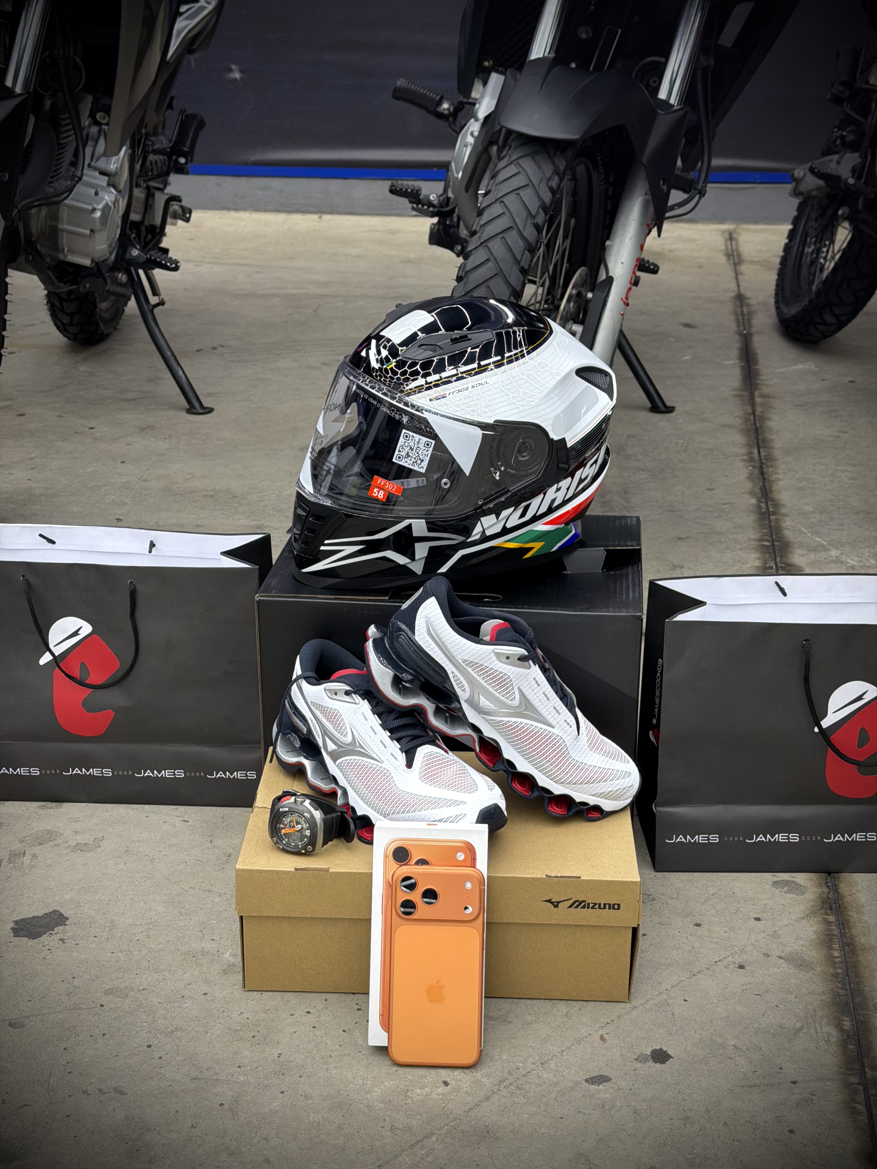 10 MOTO XRE 300 BICO M