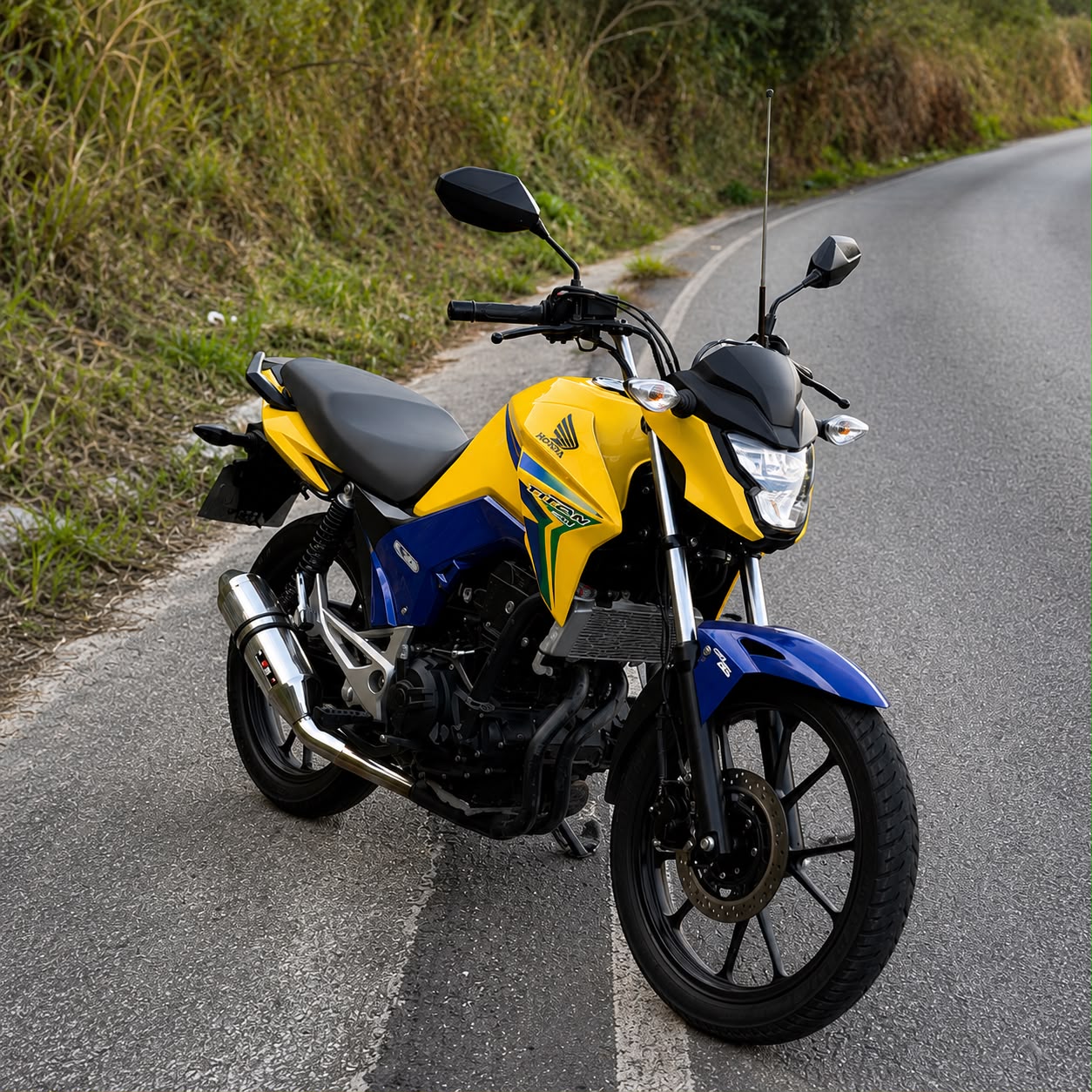 Titan Brasileirinha motor de MT03 ou Strada motor XT660 ou 25k