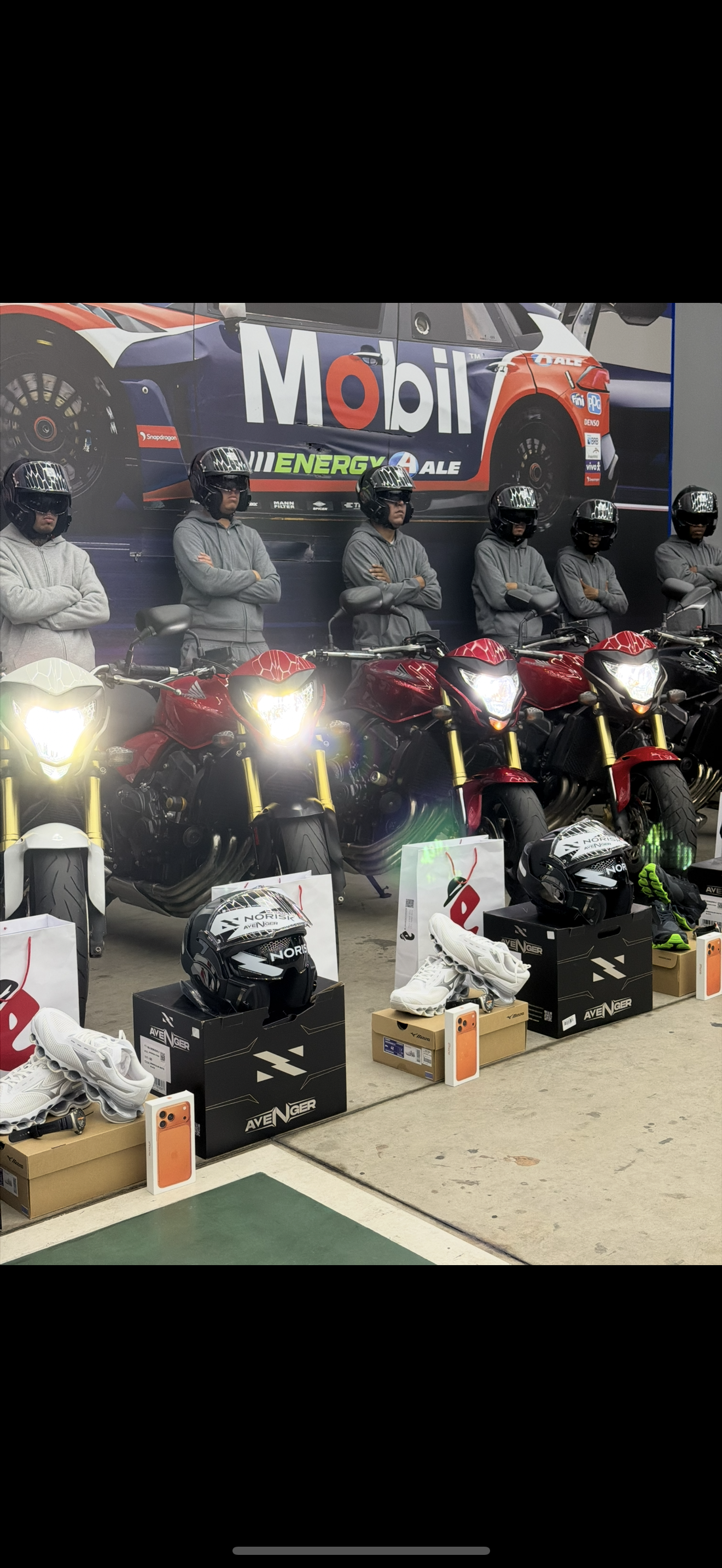 1 MOTO HORNET 600c 