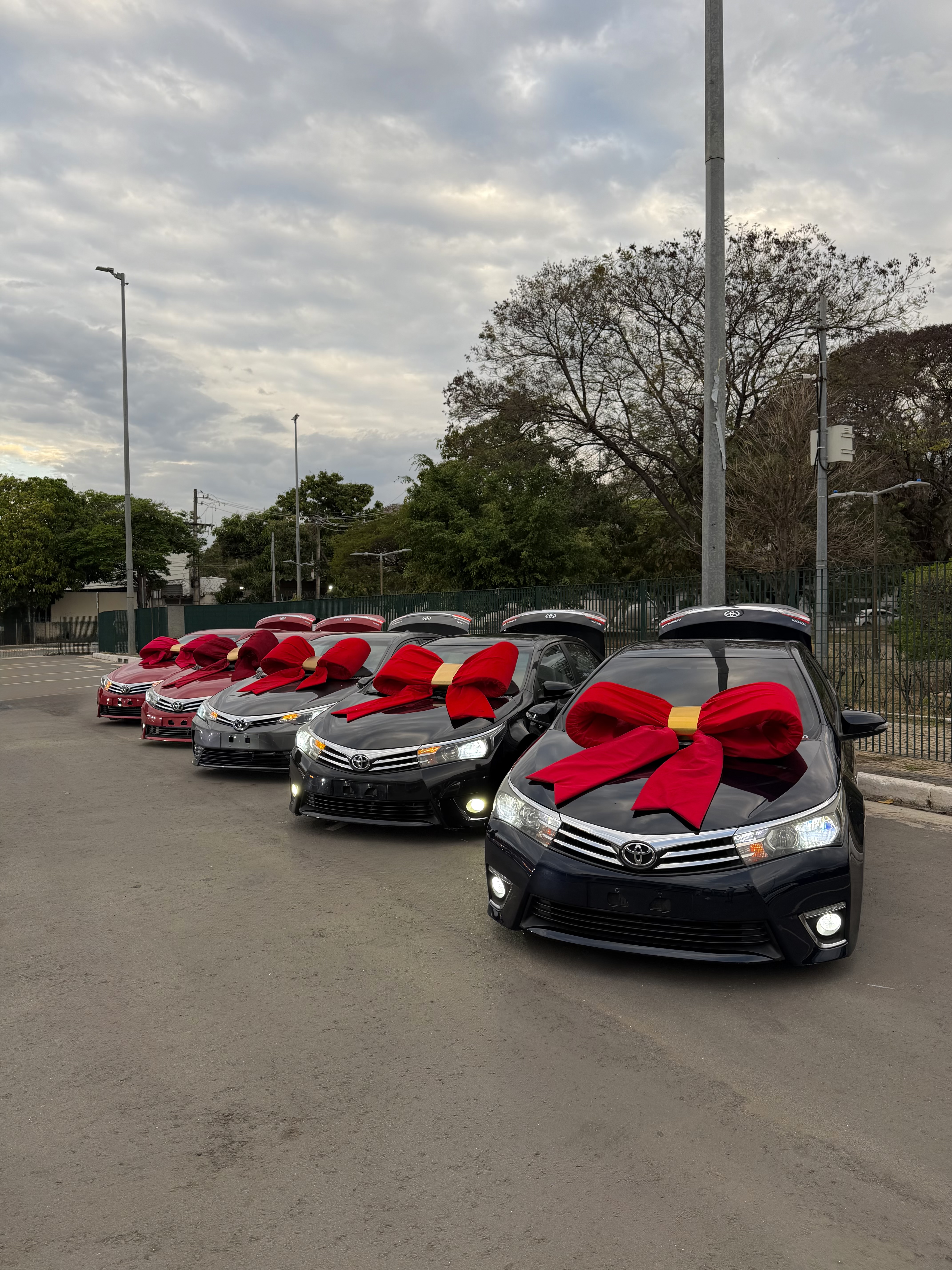 1 CARRO COROLLA REBAIXADO !