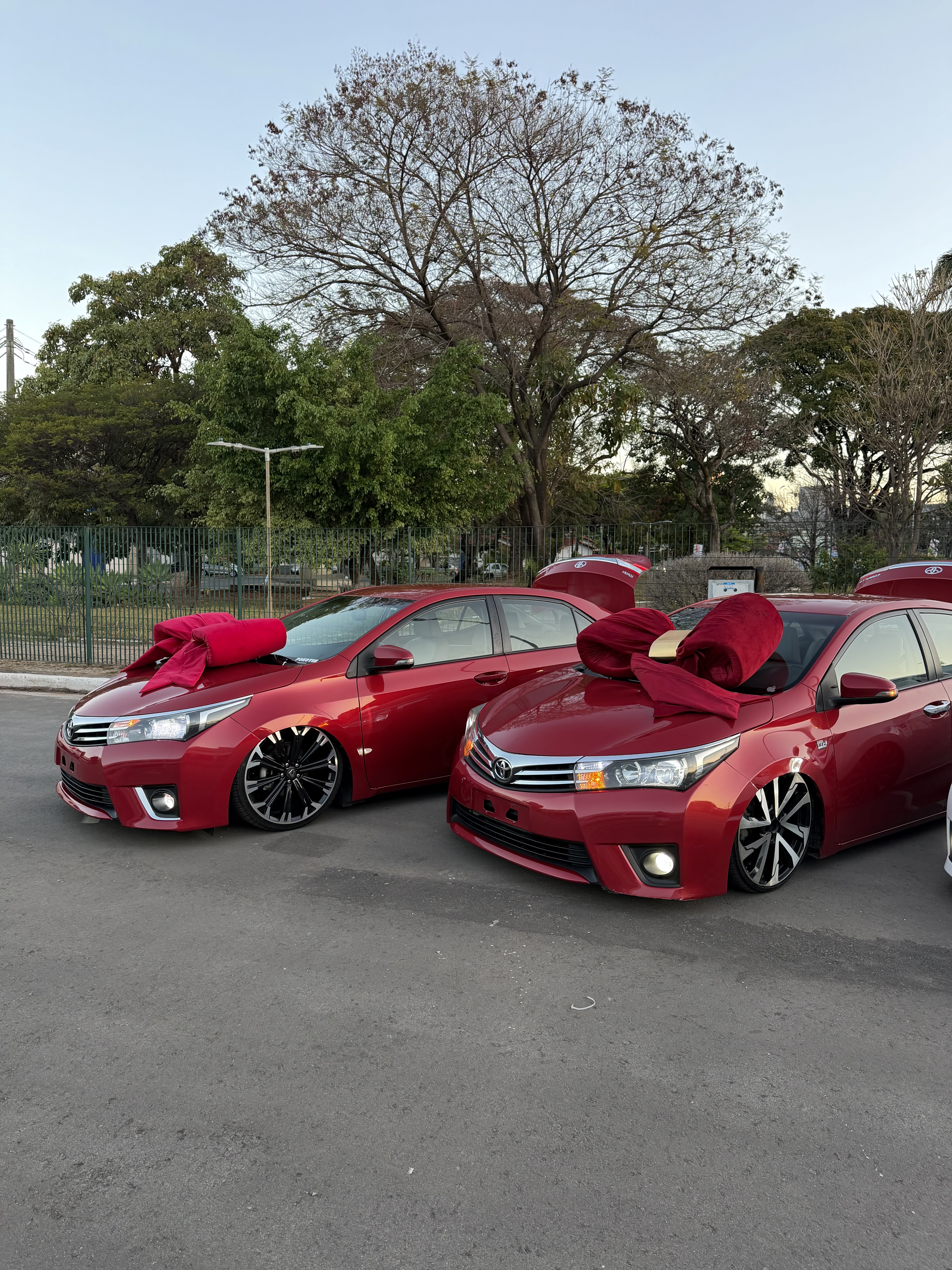 1 CARRO COROLLA REBAIXADO !