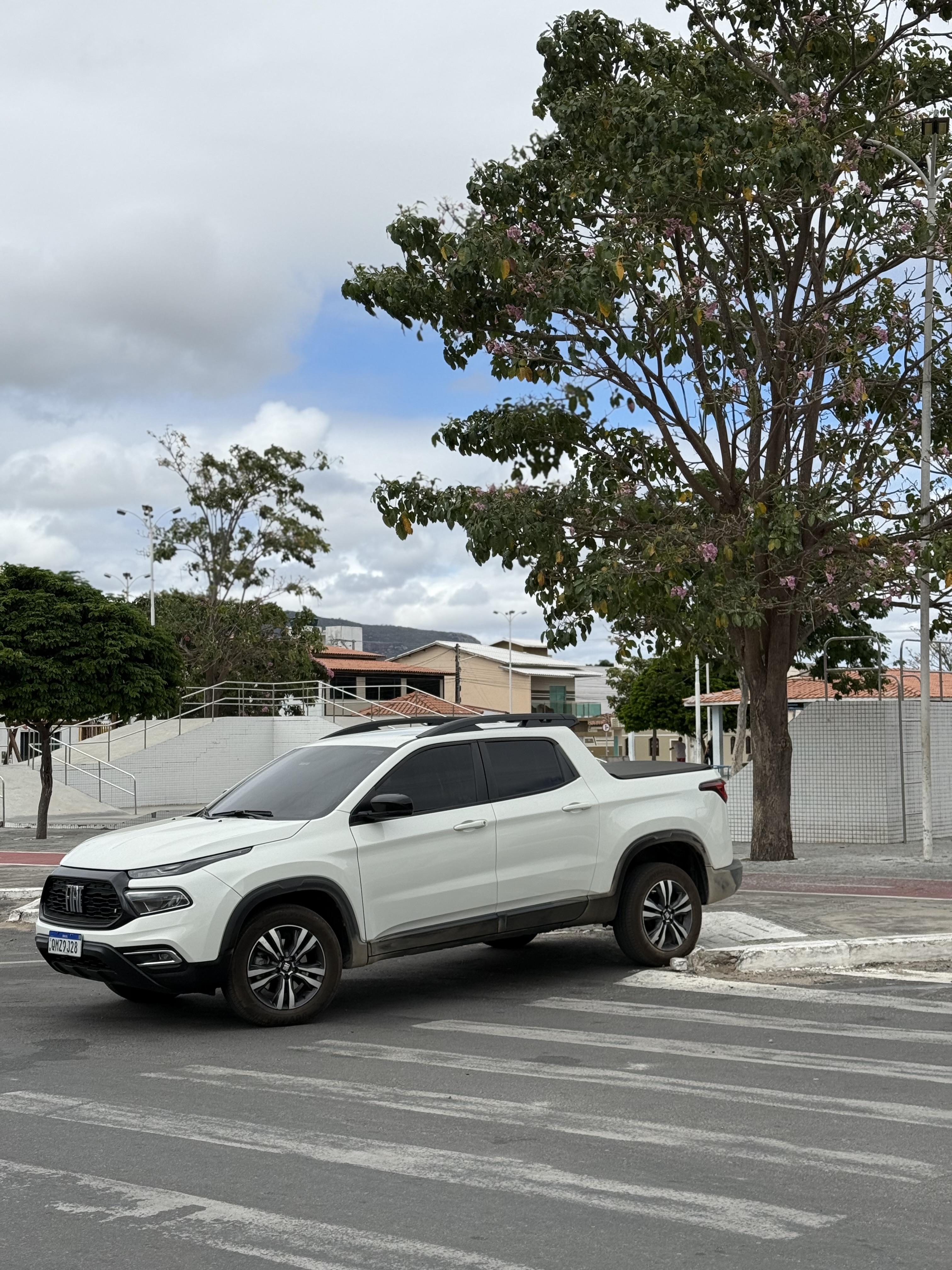 UMA FIAT TORO AUTOMÁTICA  2024