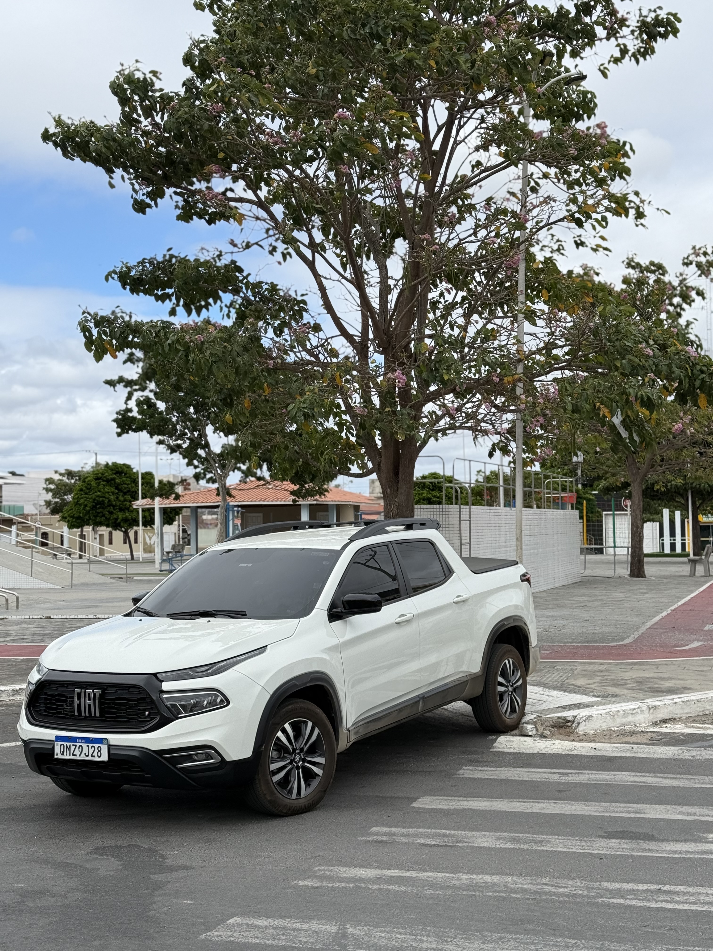 UMA FIAT TORO AUTOMÁTICA  2024